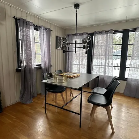 Large And Spacious Detached House Appartement