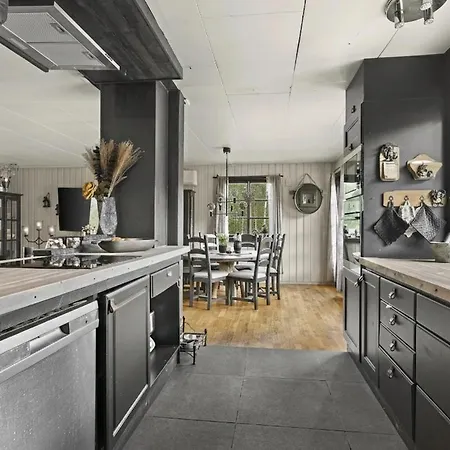 Lägenhet Large And Spacious Detached House