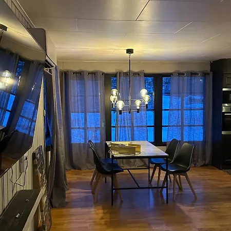 Large And Spacious Detached House *